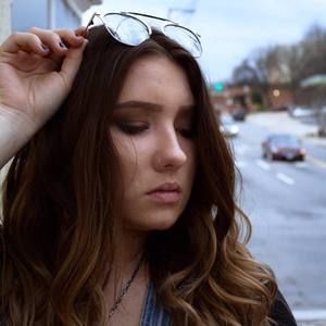 Meet your Posher, Rae